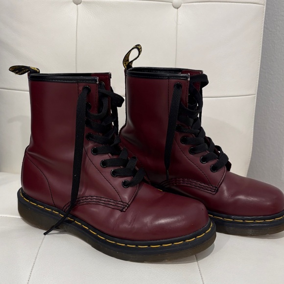 Dr. Martens Unisex Smooth Leather Cherry Red Burgundy 1460 Lace Up Boots 7USL - Picture 6 of 10